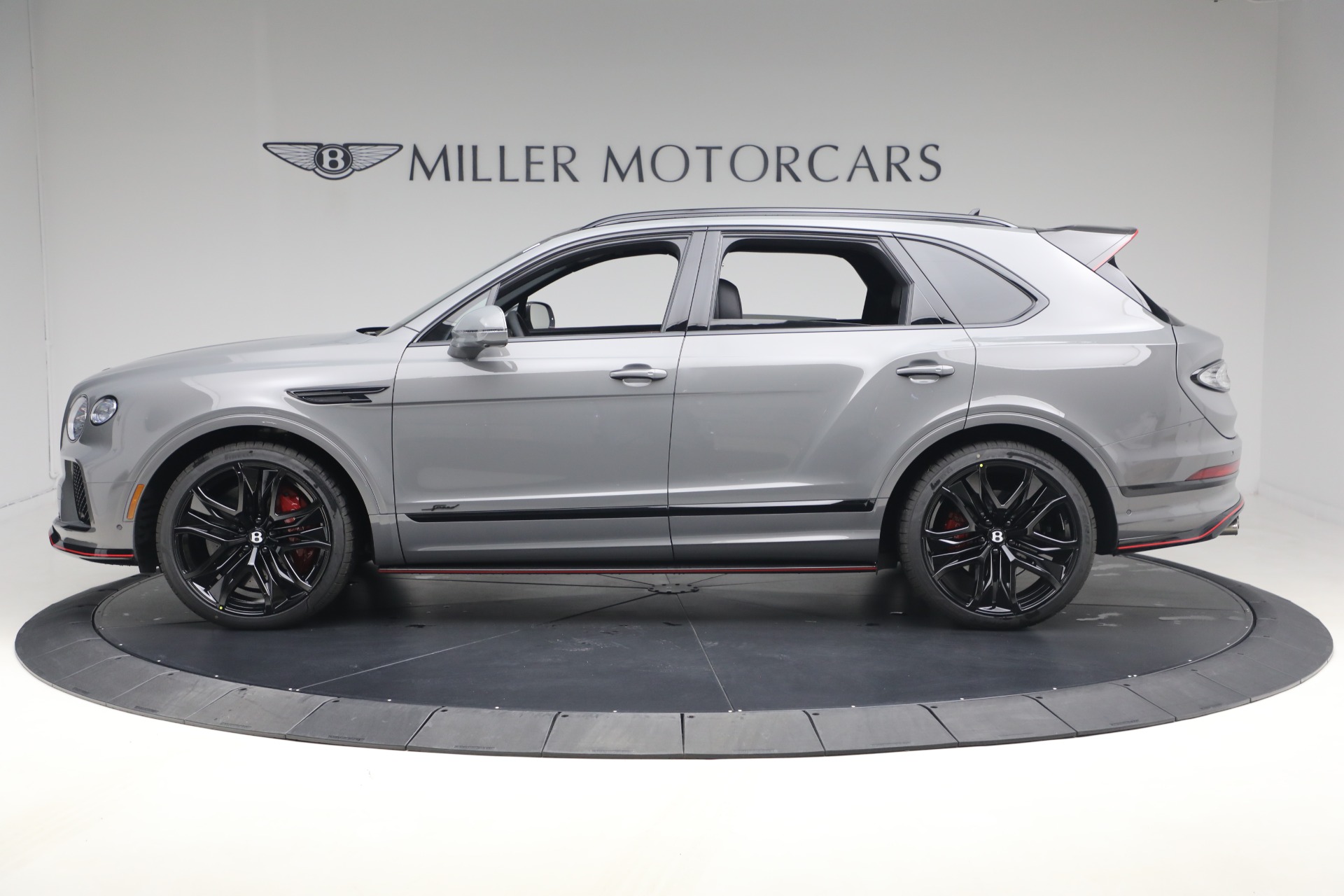 2026 Bentley Bentayga Speed - Photo 2