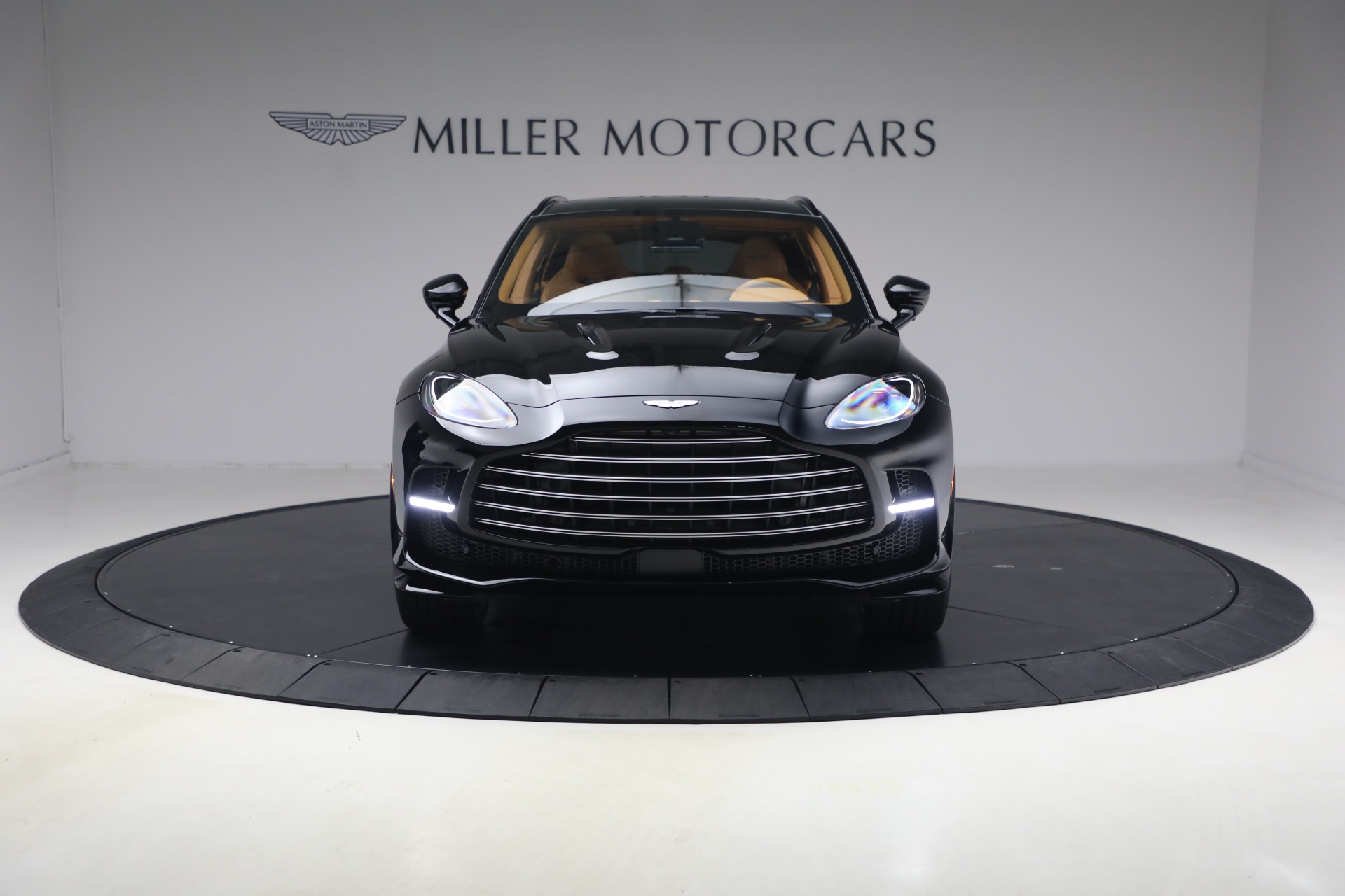 2026 Aston Martin DBX 707 - Photo 12