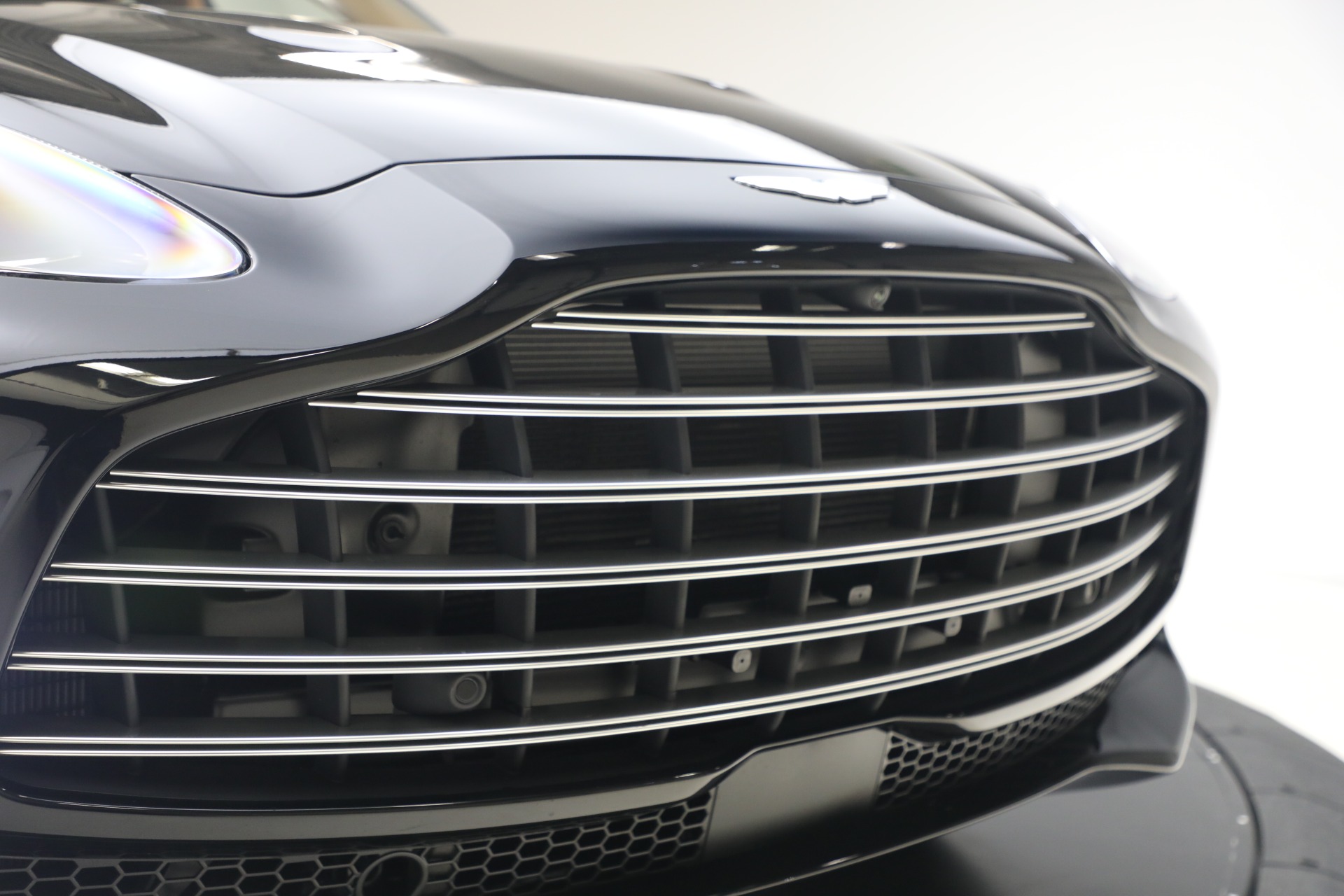 2026 Aston Martin DBX 707 - Photo 14