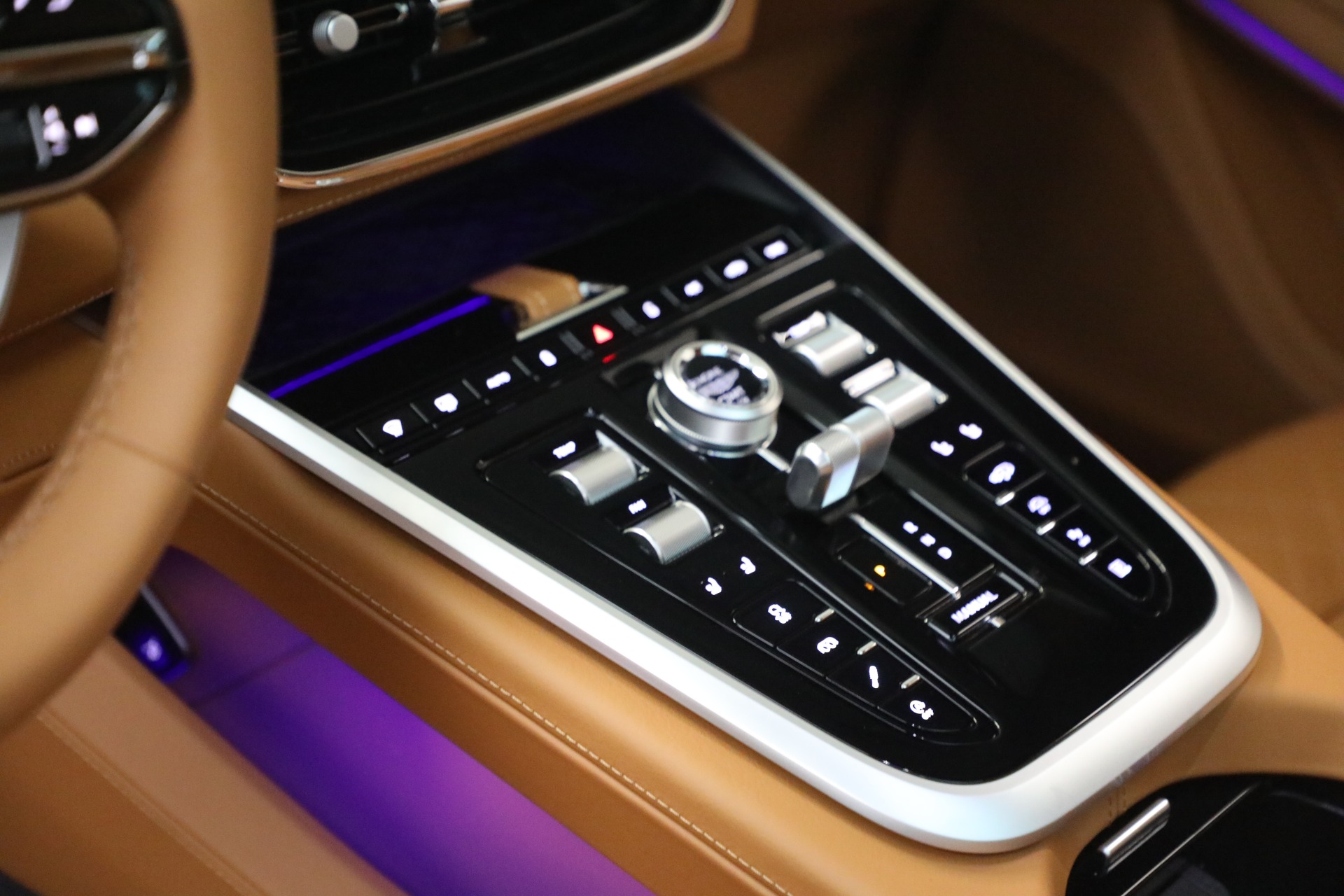 2026 Aston Martin DBX 707 - Photo 20