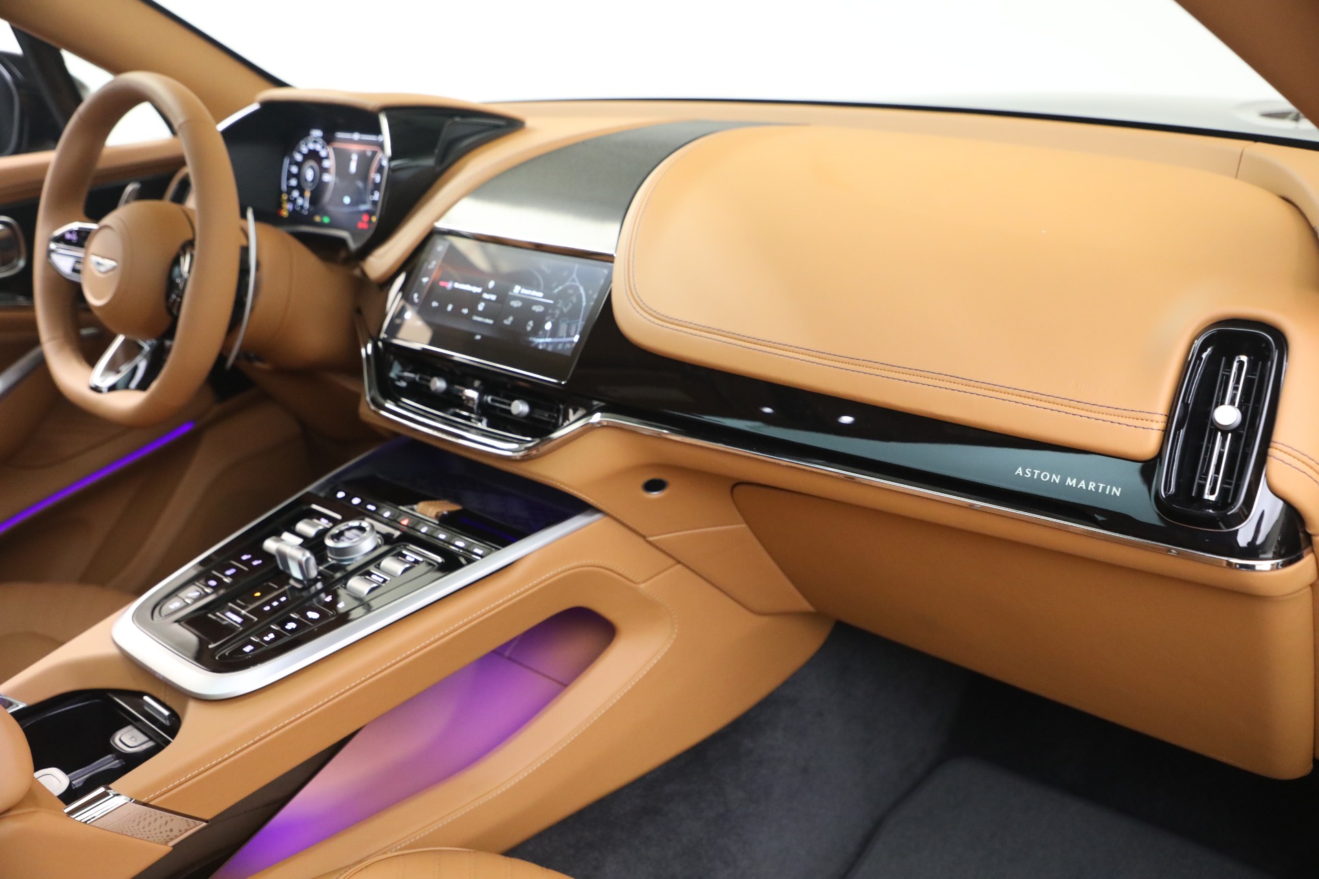 2026 Aston Martin DBX 707 - Photo 22