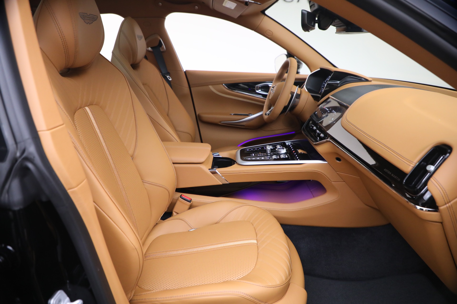 2026 Aston Martin DBX 707 - Photo 23
