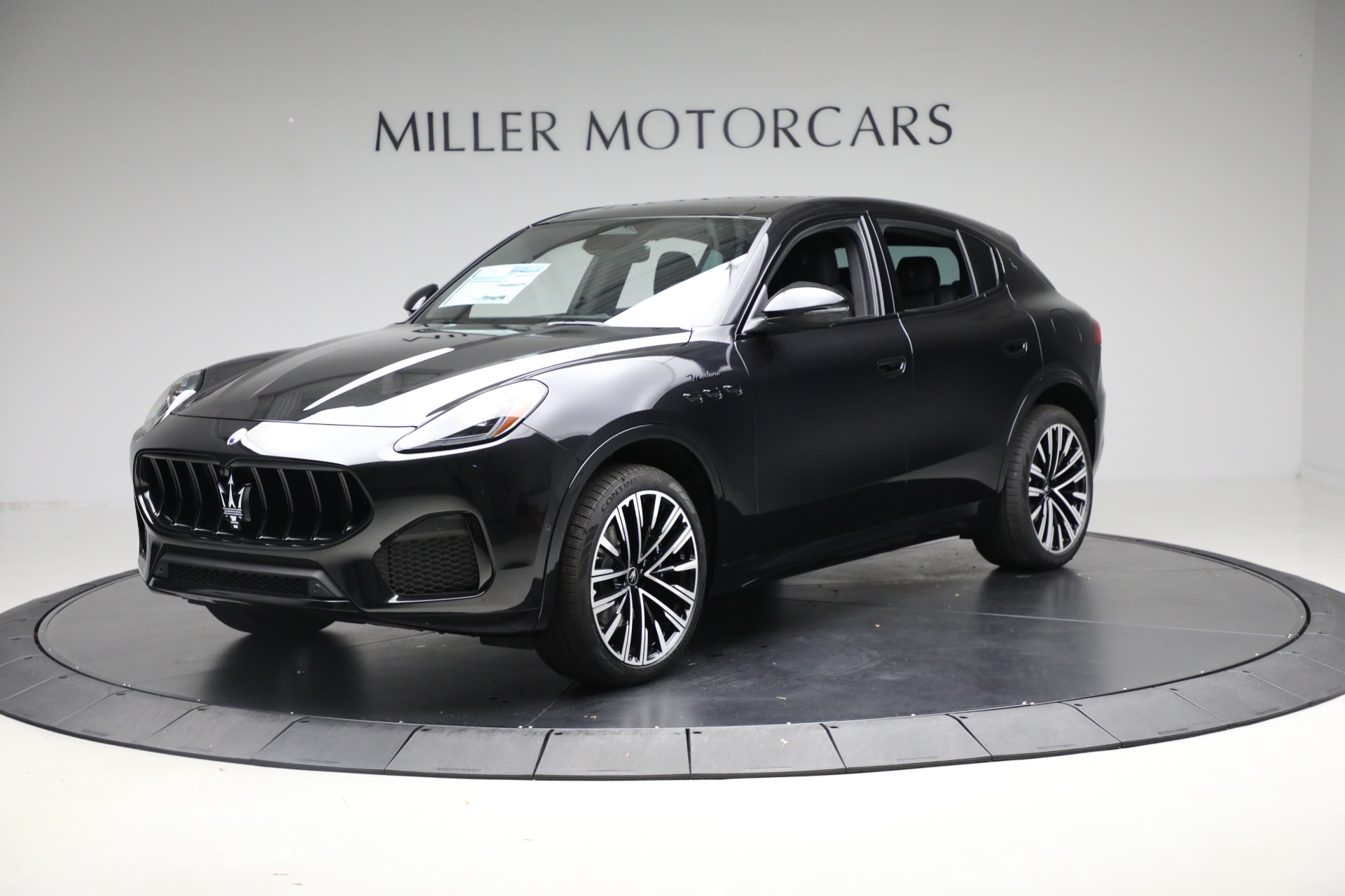 New 2025 Maserati Grecale Modena for sale $82,215 at McLaren Greenwich in Greenwich CT 06830 1