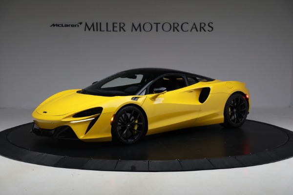 Used 2024 McLaren Artura for sale $193,900 at McLaren Greenwich in Greenwich CT 06830 2