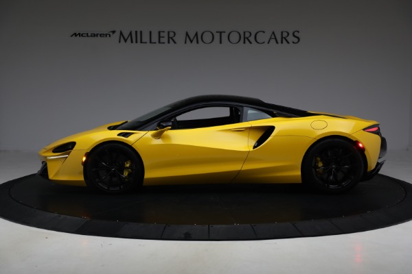Used 2024 McLaren Artura for sale $193,900 at McLaren Greenwich in Greenwich CT 06830 3
