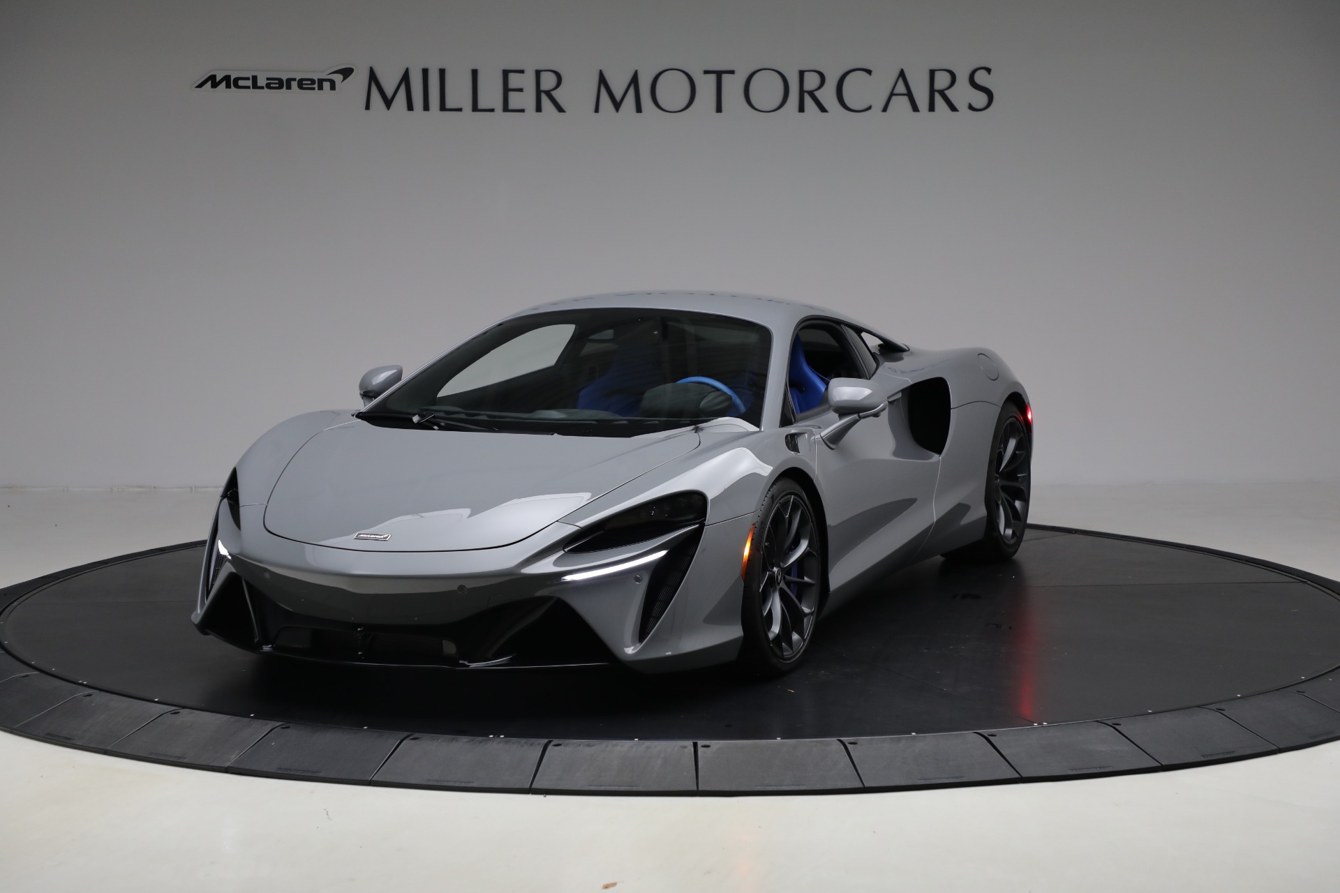 Used 2023 McLaren Artura for sale $184,900 at McLaren Greenwich in Greenwich CT 06830 1