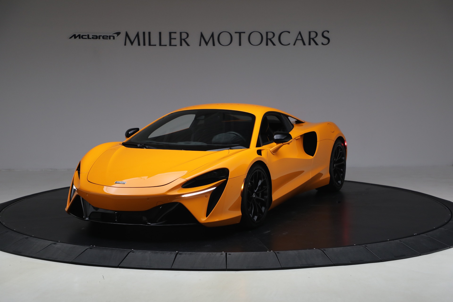 Used 2024 McLaren Artura Performance for sale $192,900 at McLaren Greenwich in Greenwich CT 06830 1