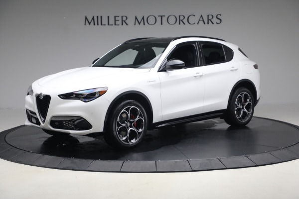 2025 Alfa Romeo Stelvio Base's photo