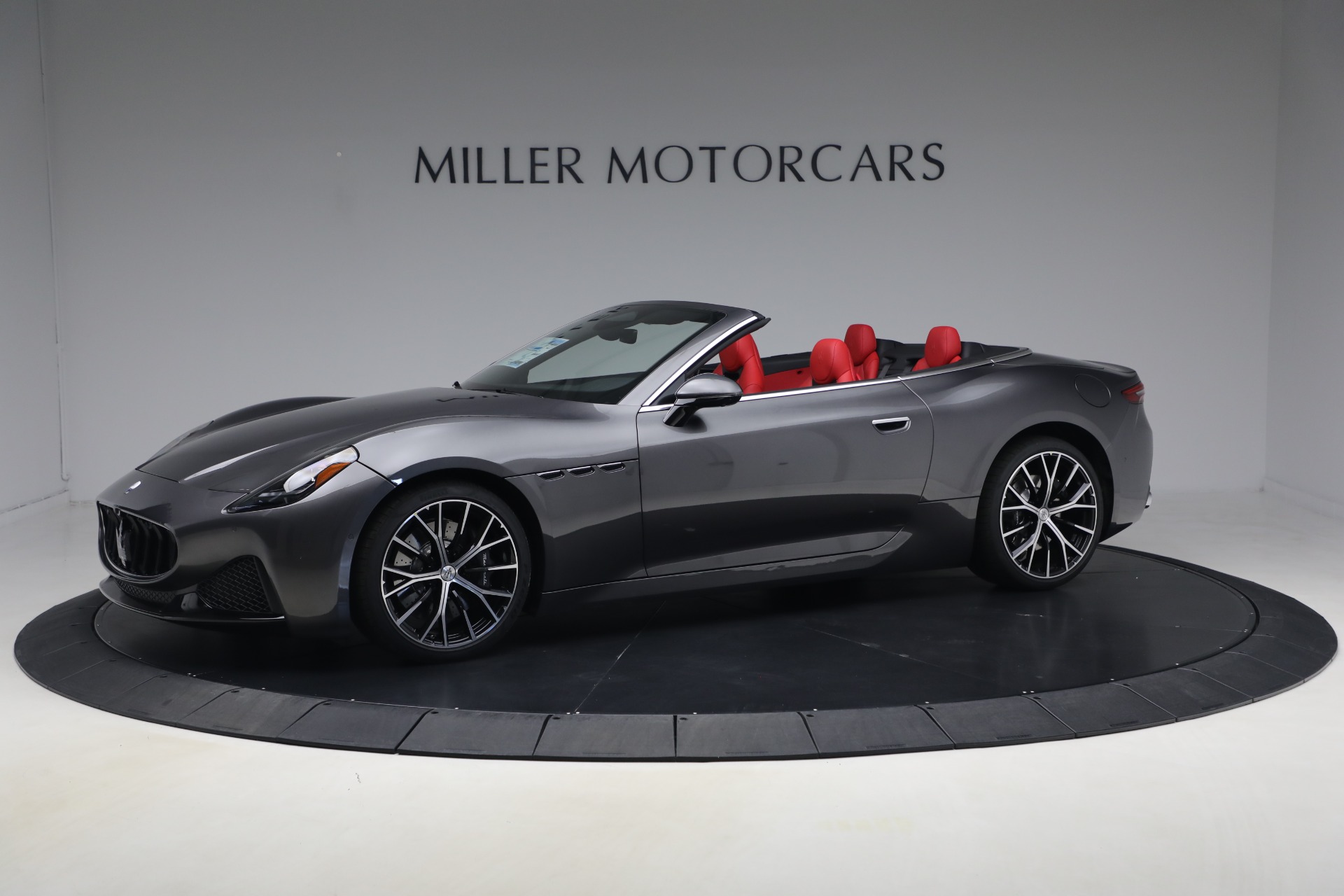 New 2026 Maserati GranCabrio Modena for sale $167,125 at McLaren Greenwich in Greenwich CT 06830 1