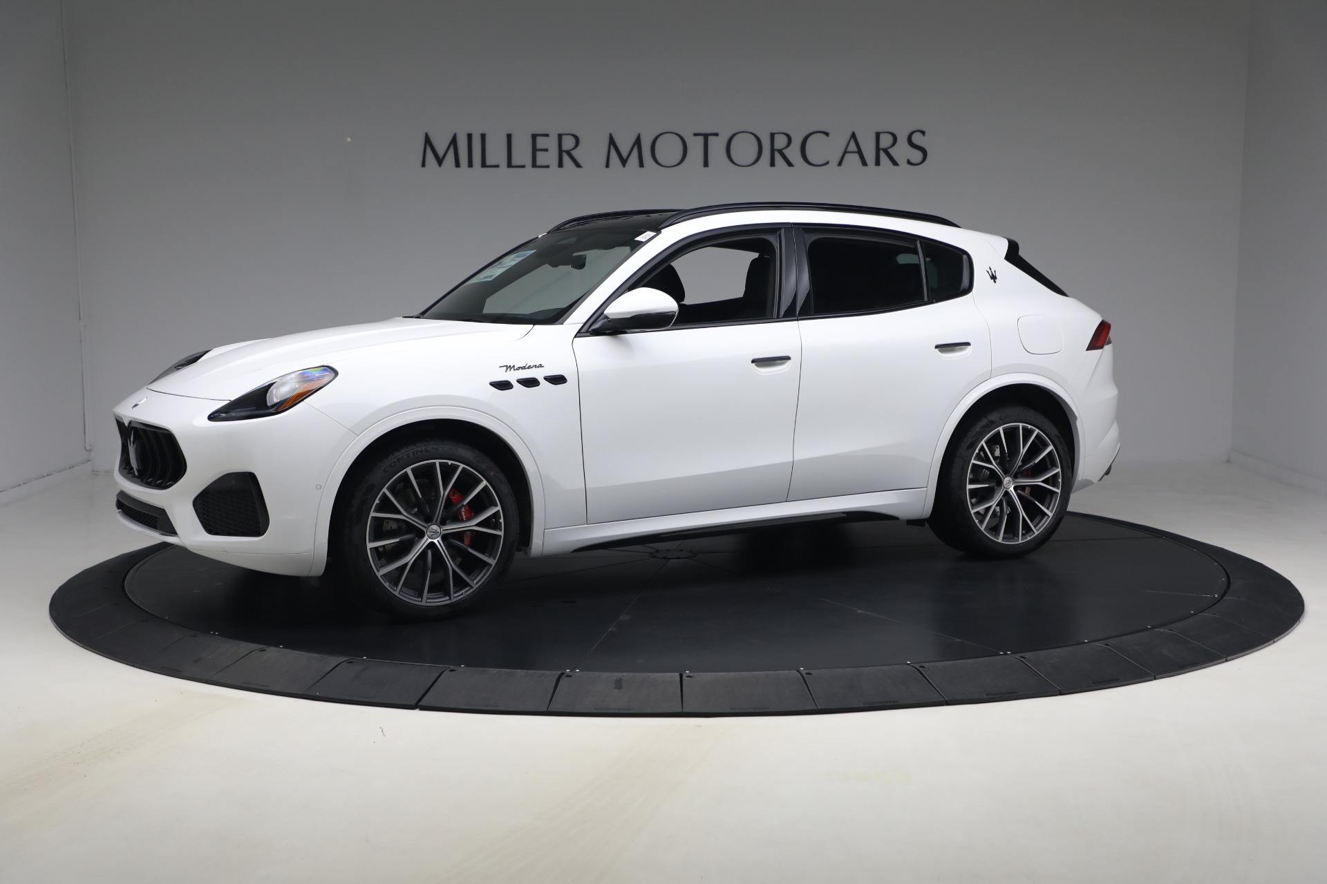 Used 2026 Maserati Grecale Modena for sale $80,555 at McLaren Greenwich in Greenwich CT 06830 1