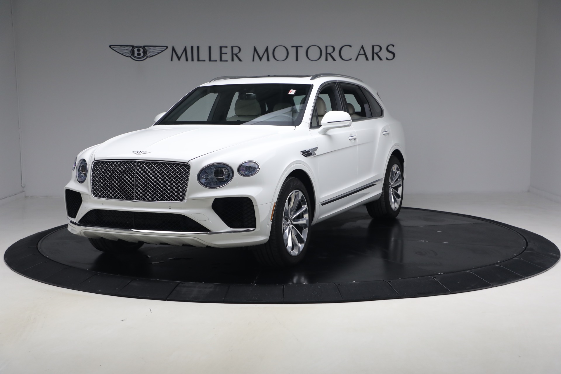 Used 2023 Bentley Bentayga V8 for sale $123,900 at McLaren Greenwich in Greenwich CT 06830 1