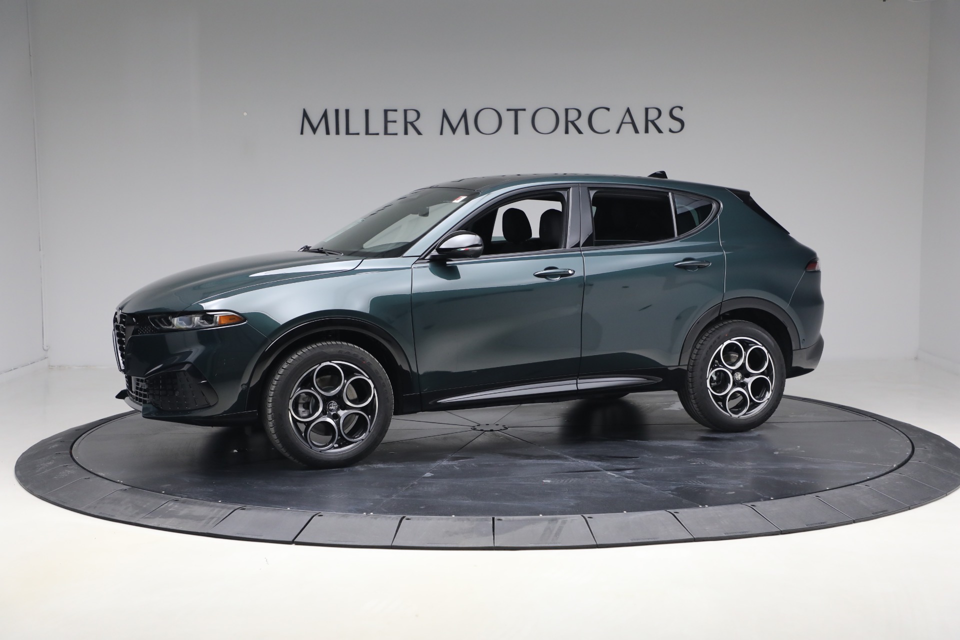 New 2026 Alfa Romeo Tonale Sprint for sale $46,530 at McLaren Greenwich in Greenwich CT 06830 1