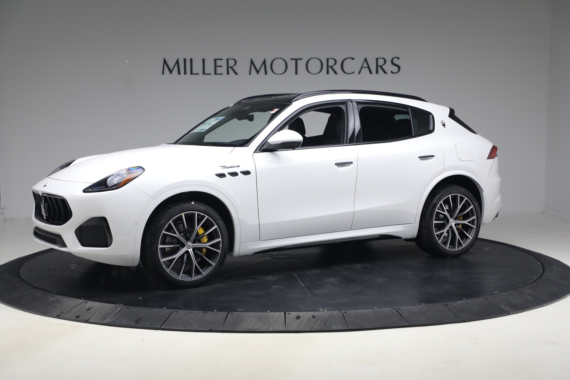 New 2026 Maserati Grecale Modena for sale $95,345 at McLaren Greenwich in Greenwich CT 06830 1