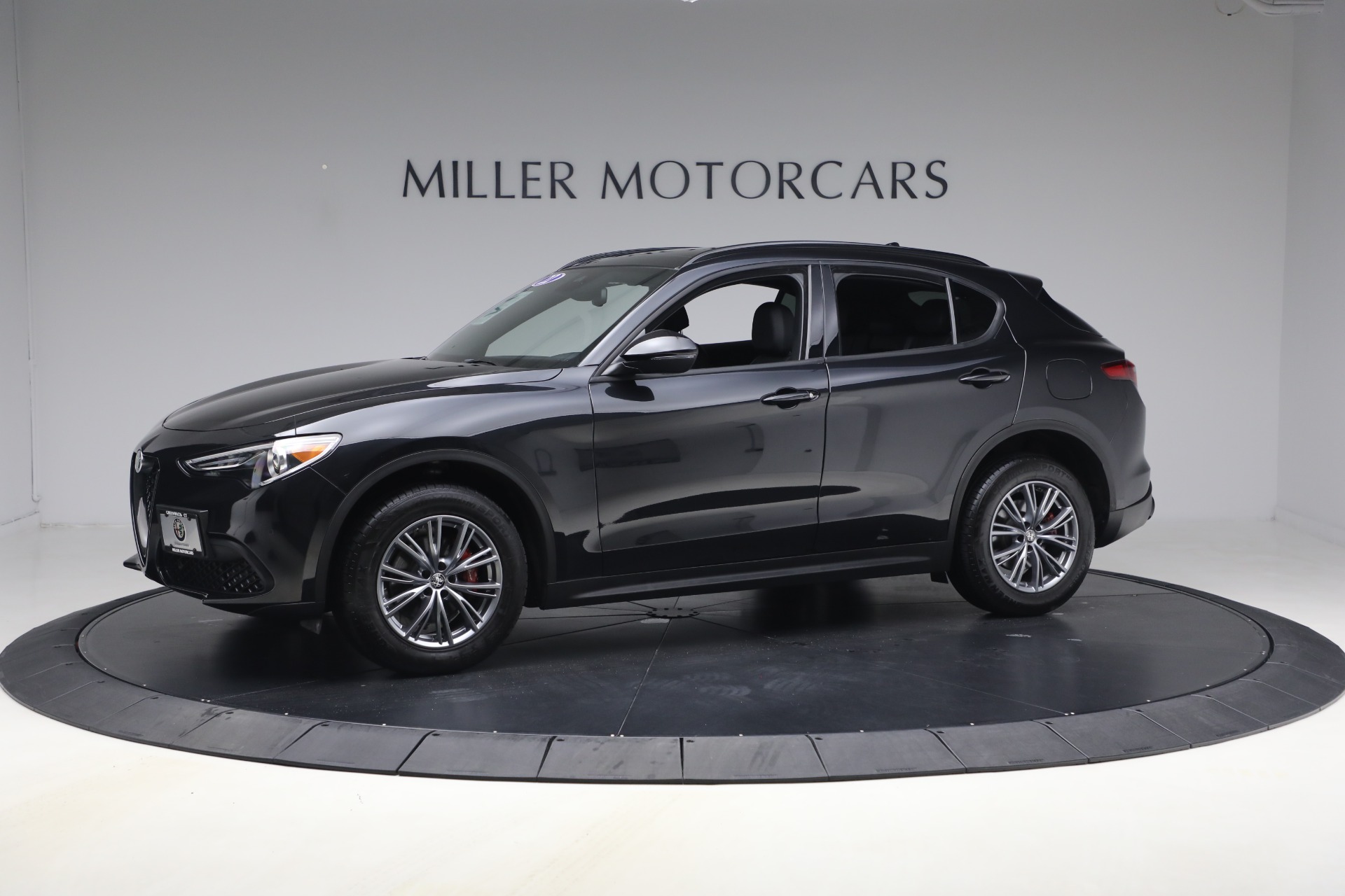 Used 2022 Alfa Romeo Stelvio Sprint for sale $25,900 at McLaren Greenwich in Greenwich CT 06830 1