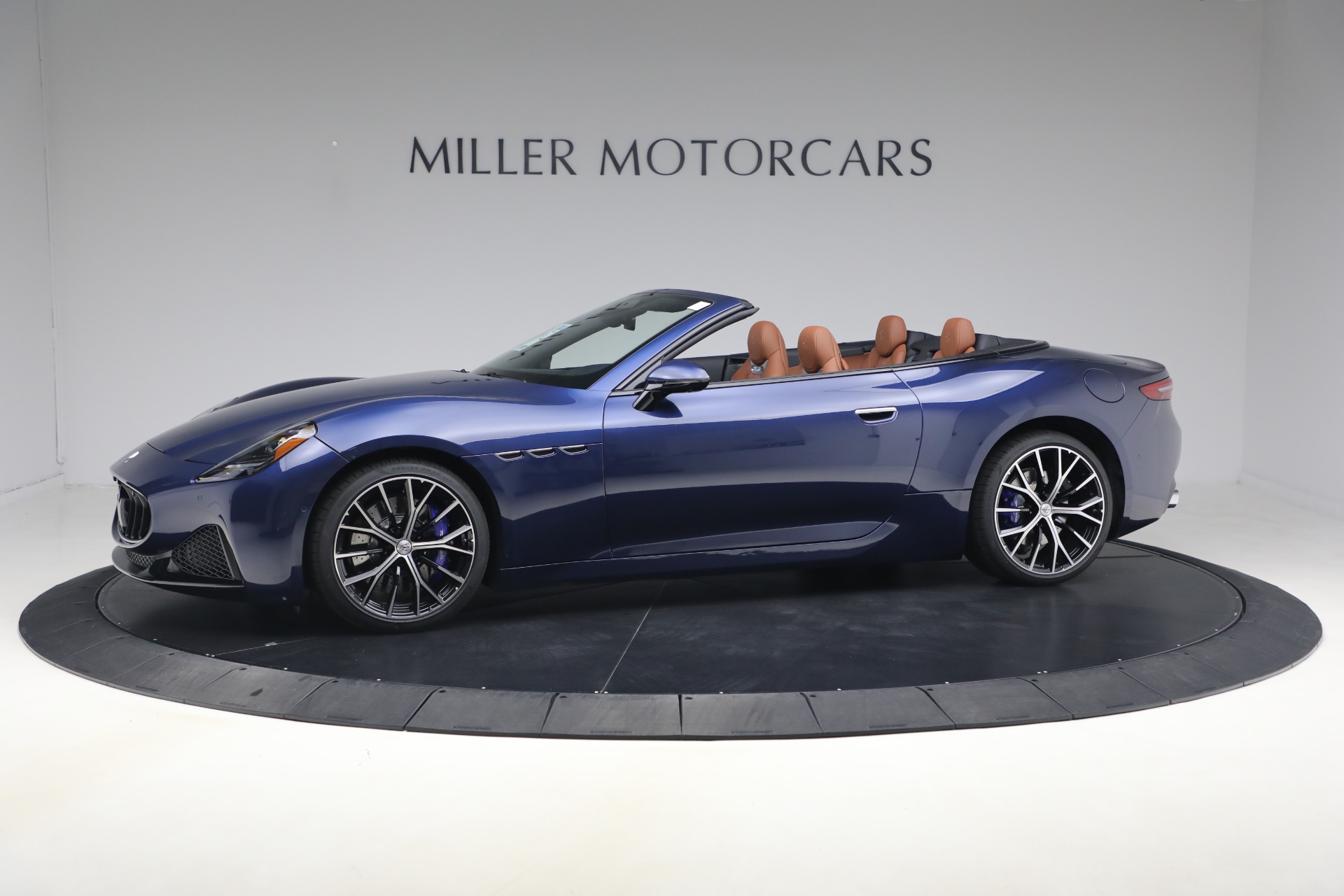 New 2026 Maserati GranCabrio Modena for sale $174,385 at McLaren Greenwich in Greenwich CT 06830 1