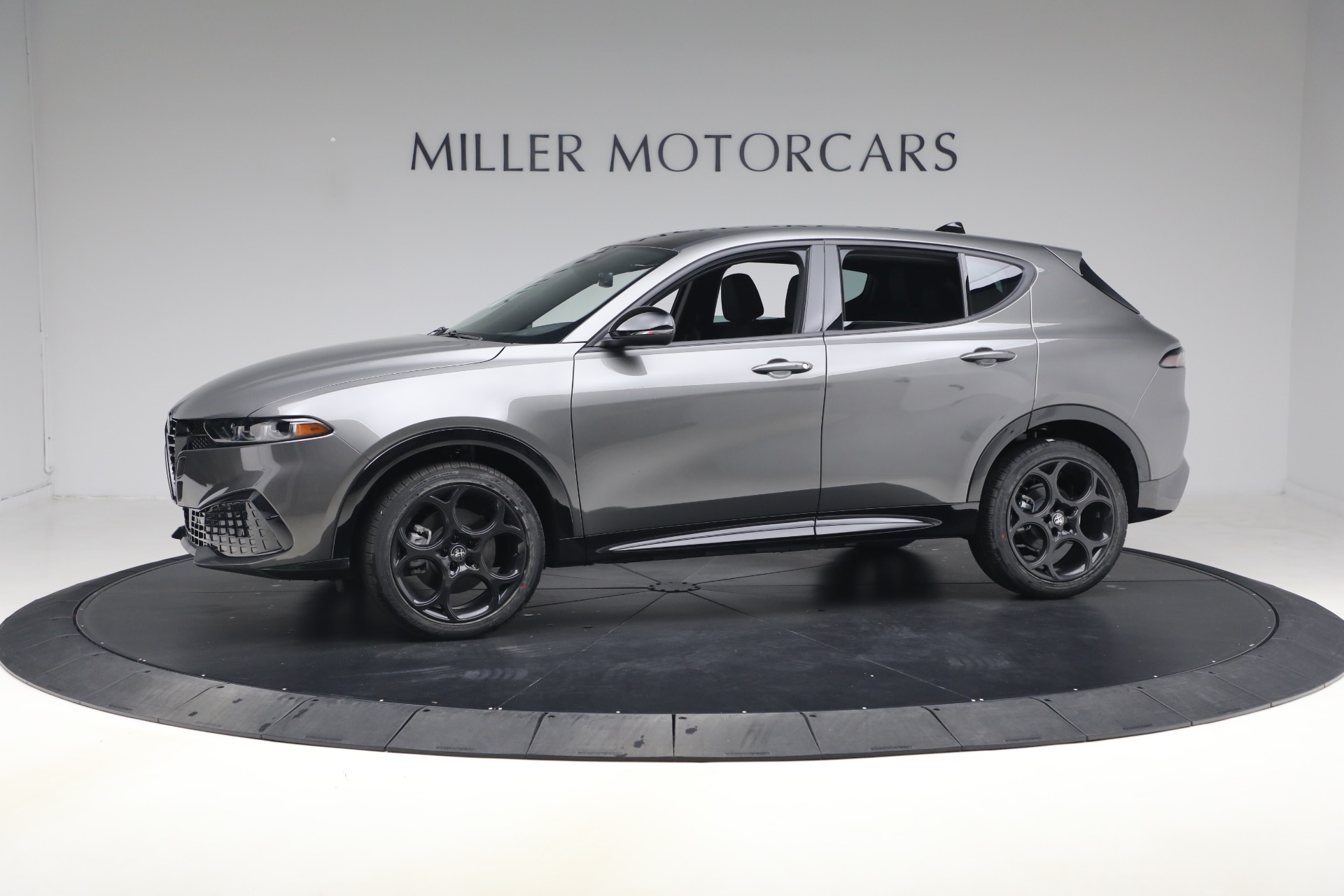 New 2026 Alfa Romeo Tonale Sprint for sale $44,440 at McLaren Greenwich in Greenwich CT 06830 1