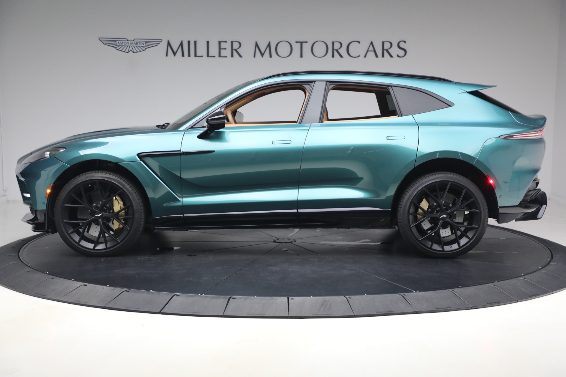 Pre-Owned 2025 Aston Martin DBX 707 For Sale ($215,900) | McLaren