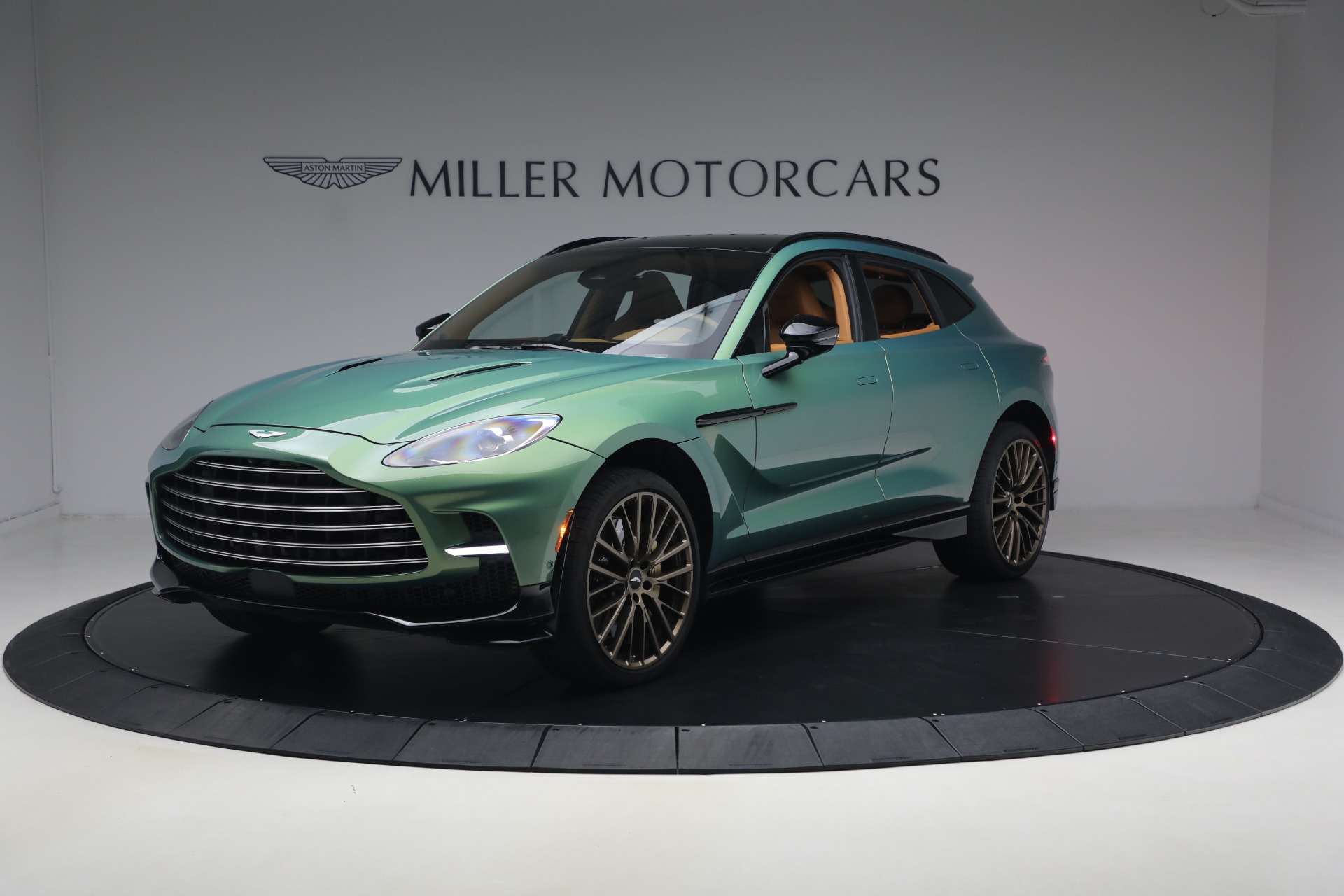 Used 2025 Aston Martin DBX 707 for sale $214,900 at McLaren Greenwich in Greenwich CT 06830 1