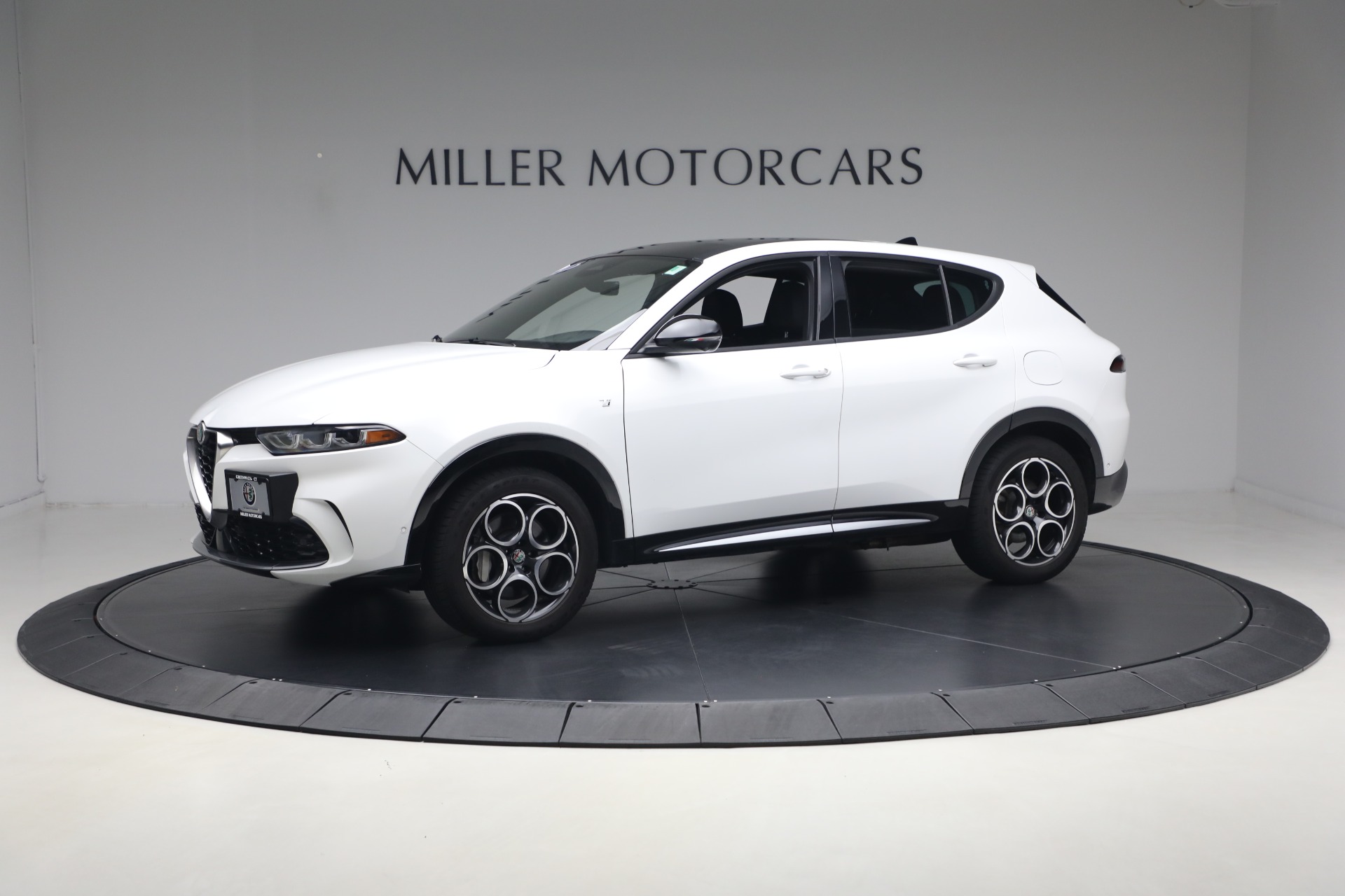Used 2024 Alfa Romeo Tonale Hybrid Ti for sale $28,900 at McLaren Greenwich in Greenwich CT 06830 1