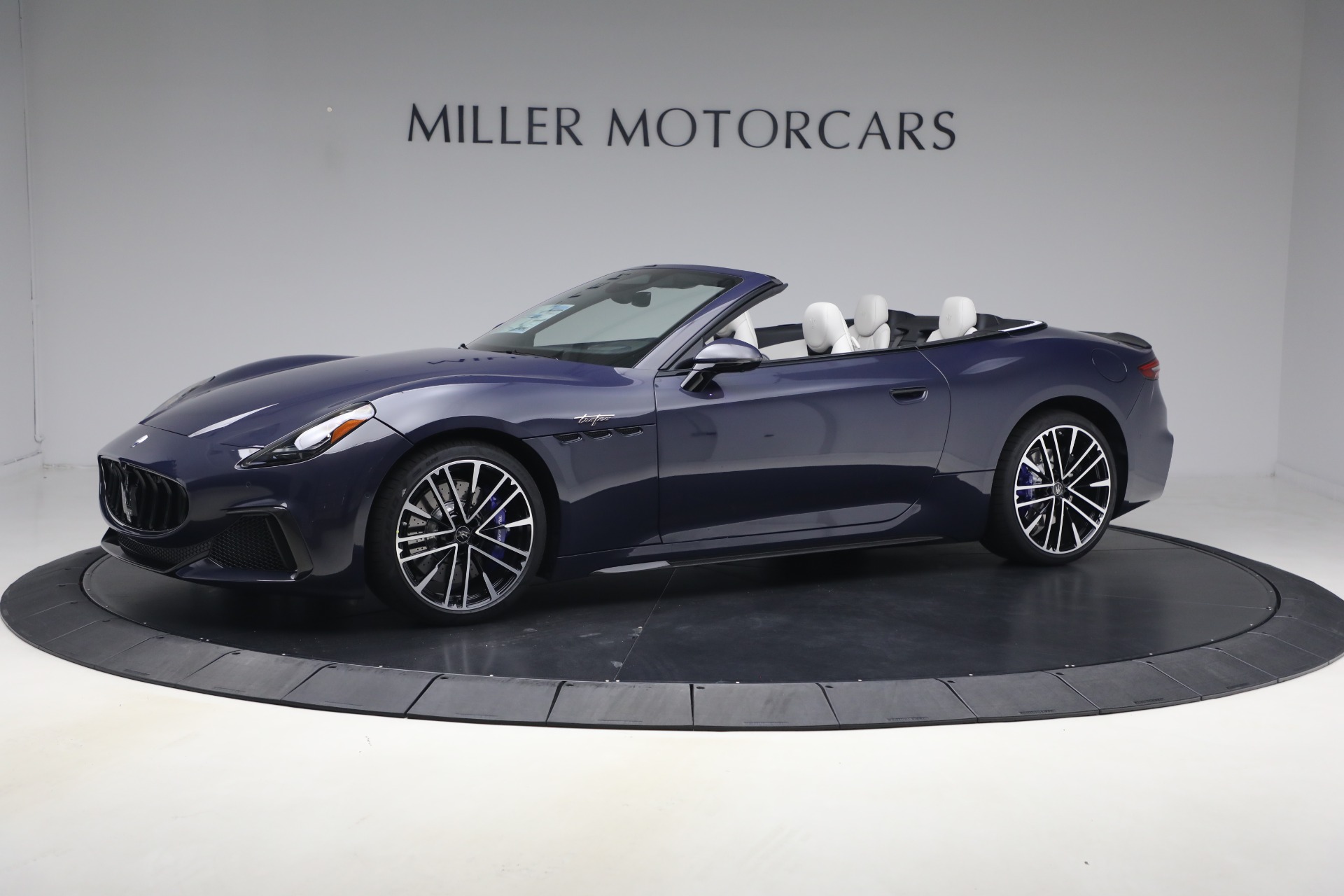New 2026 Maserati GranCabrio Trofeo for sale $200,785 at McLaren Greenwich in Greenwich CT 06830 1