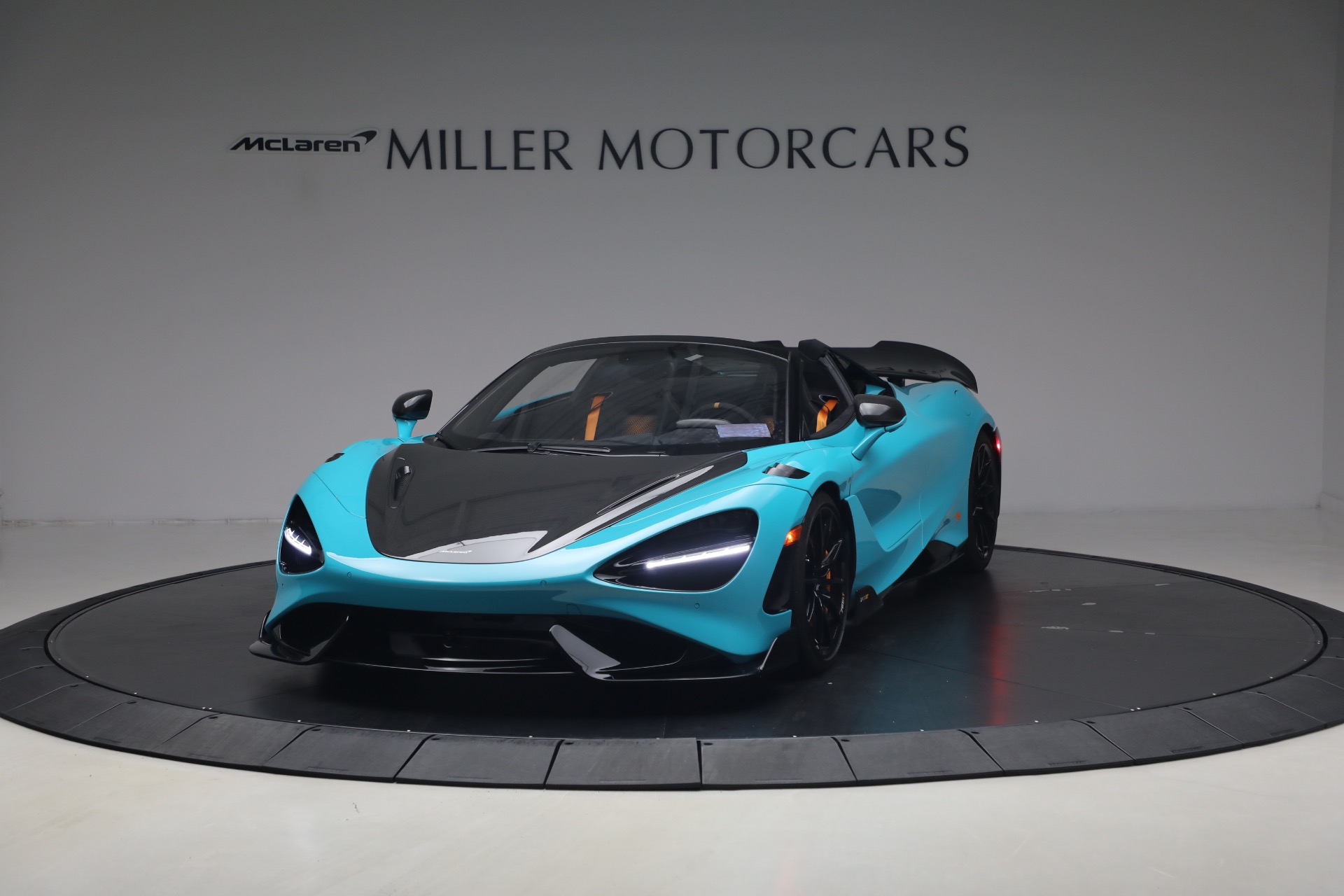Used 2022 McLaren 765LT Spider for sale $599,900 at McLaren Greenwich in Greenwich CT 06830 1