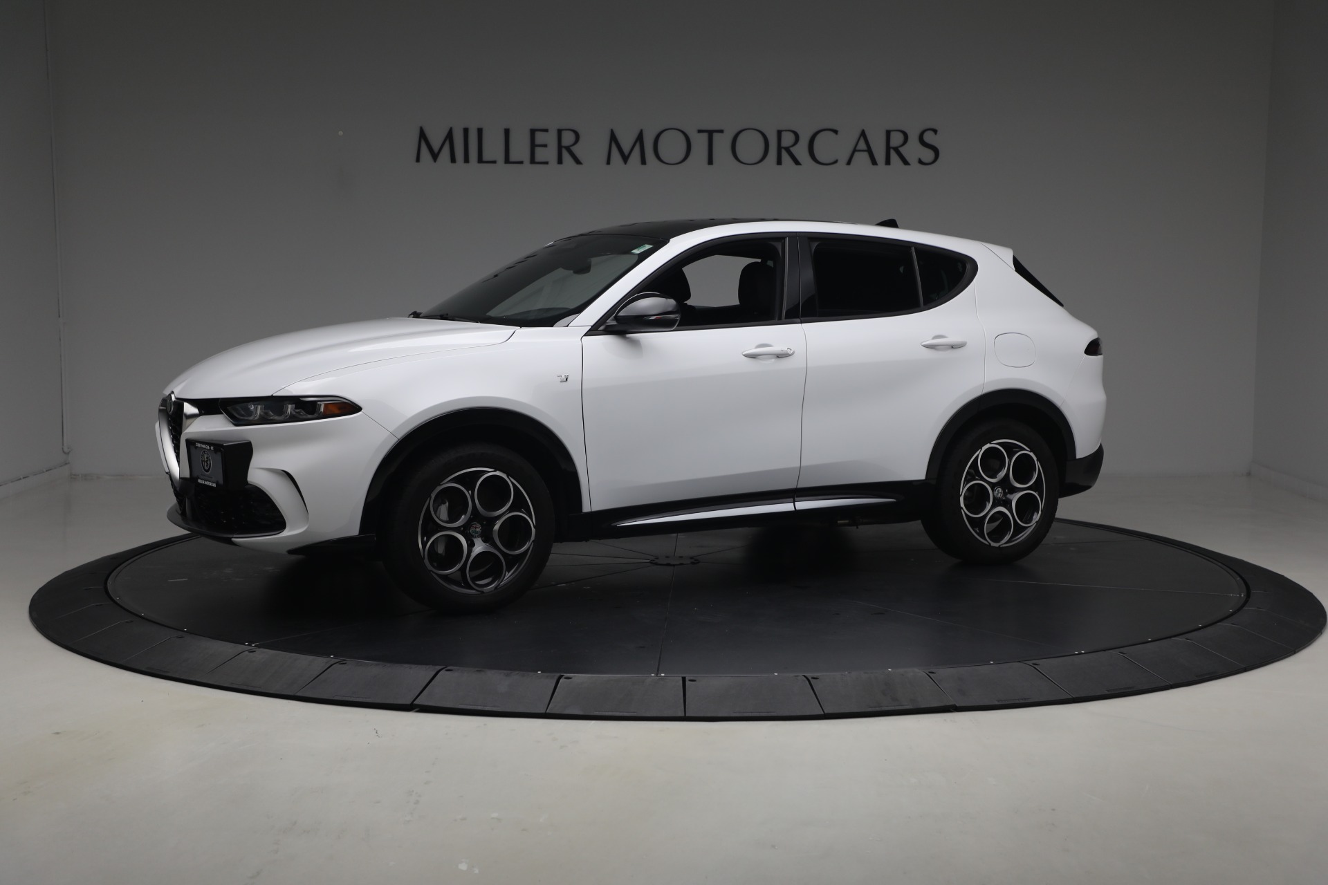 Used 2024 Alfa Romeo Tonale Hybrid Ti for sale $26,900 at McLaren Greenwich in Greenwich CT 06830 1