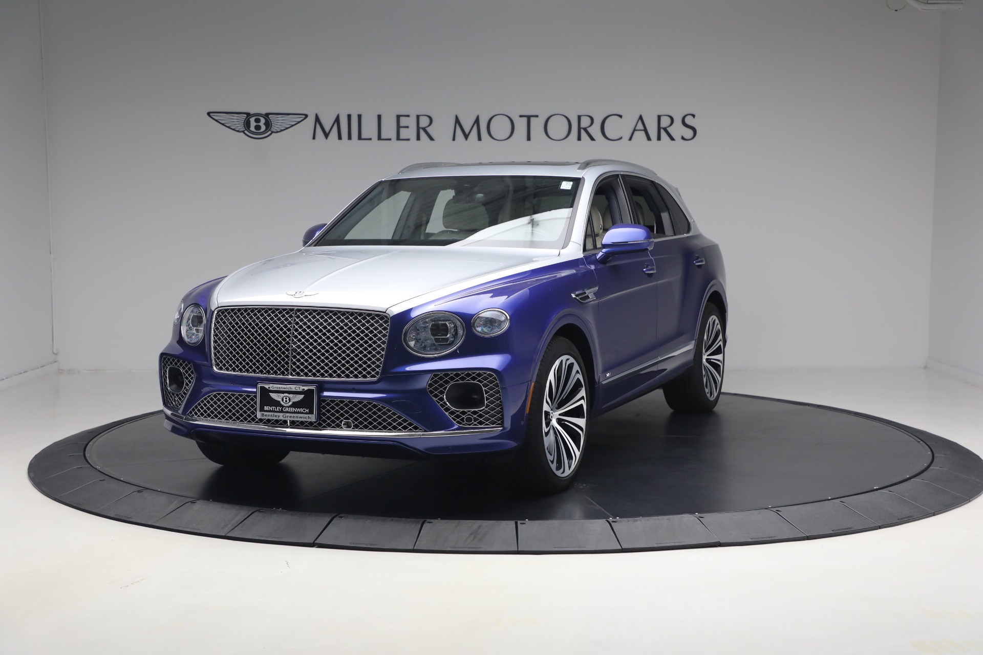 Used 2022 Bentley Bentayga V8 for sale $129,900 at McLaren Greenwich in Greenwich CT 06830 1