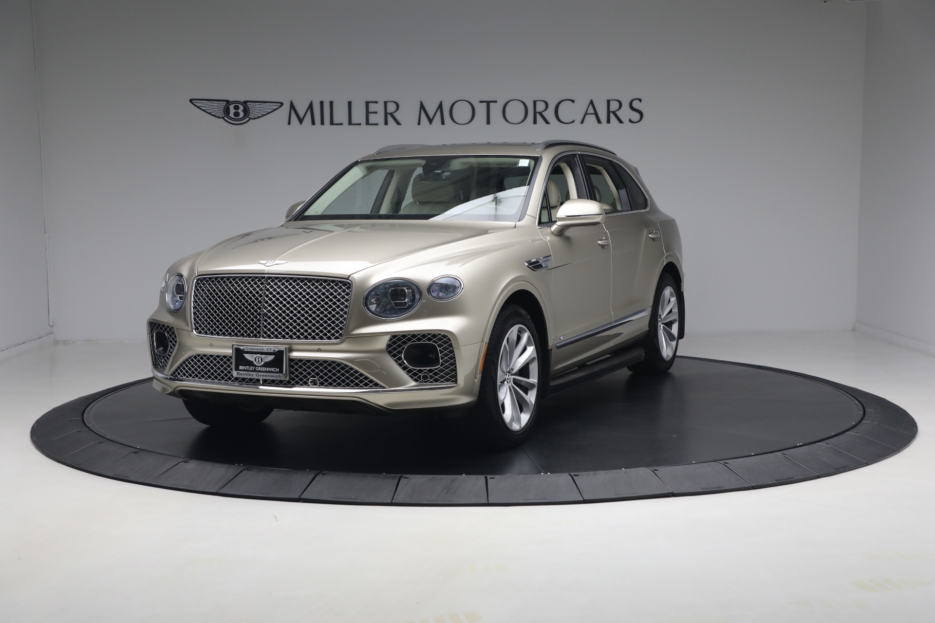 Used 2021 Bentley Bentayga V8 for sale $119,900 at McLaren Greenwich in Greenwich CT 06830 1