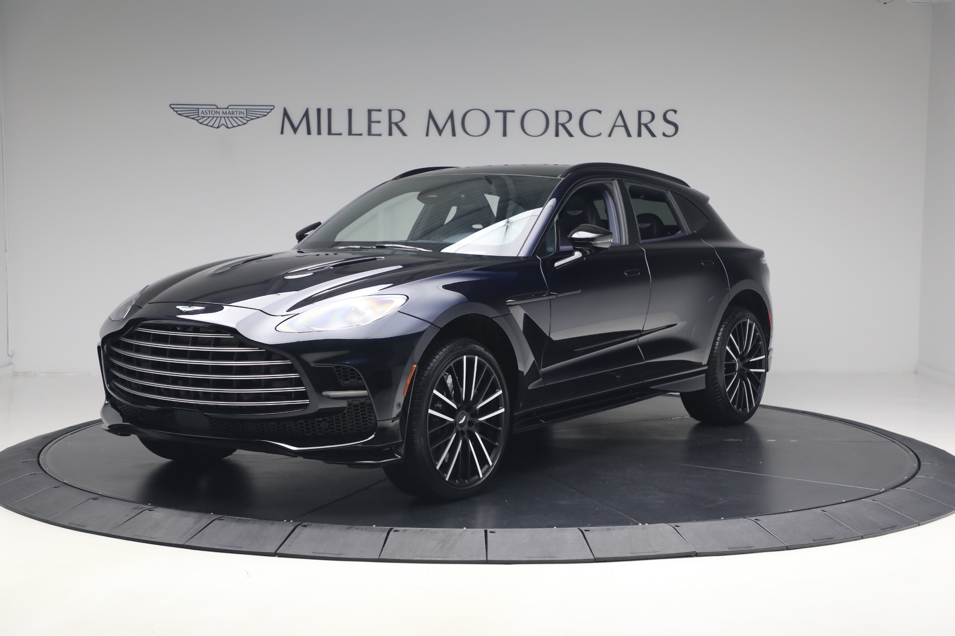 Used 2025 Aston Martin DBX 707 for sale $206,900 at McLaren Greenwich in Greenwich CT 06830 1