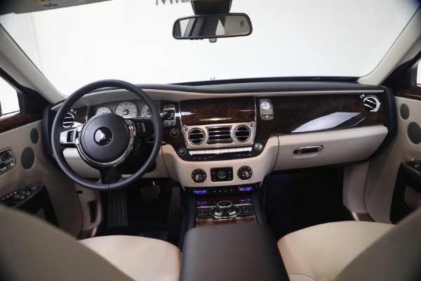 Used 2014 Rolls-Royce Ghost for sale $139,900 at McLaren Greenwich in Greenwich CT 06830 4