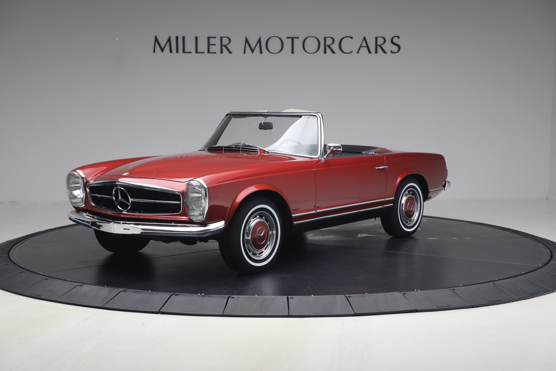 Used 1968 Mercedes-Benz 280SL for sale $229,900 at McLaren Greenwich in Greenwich CT 06830 1