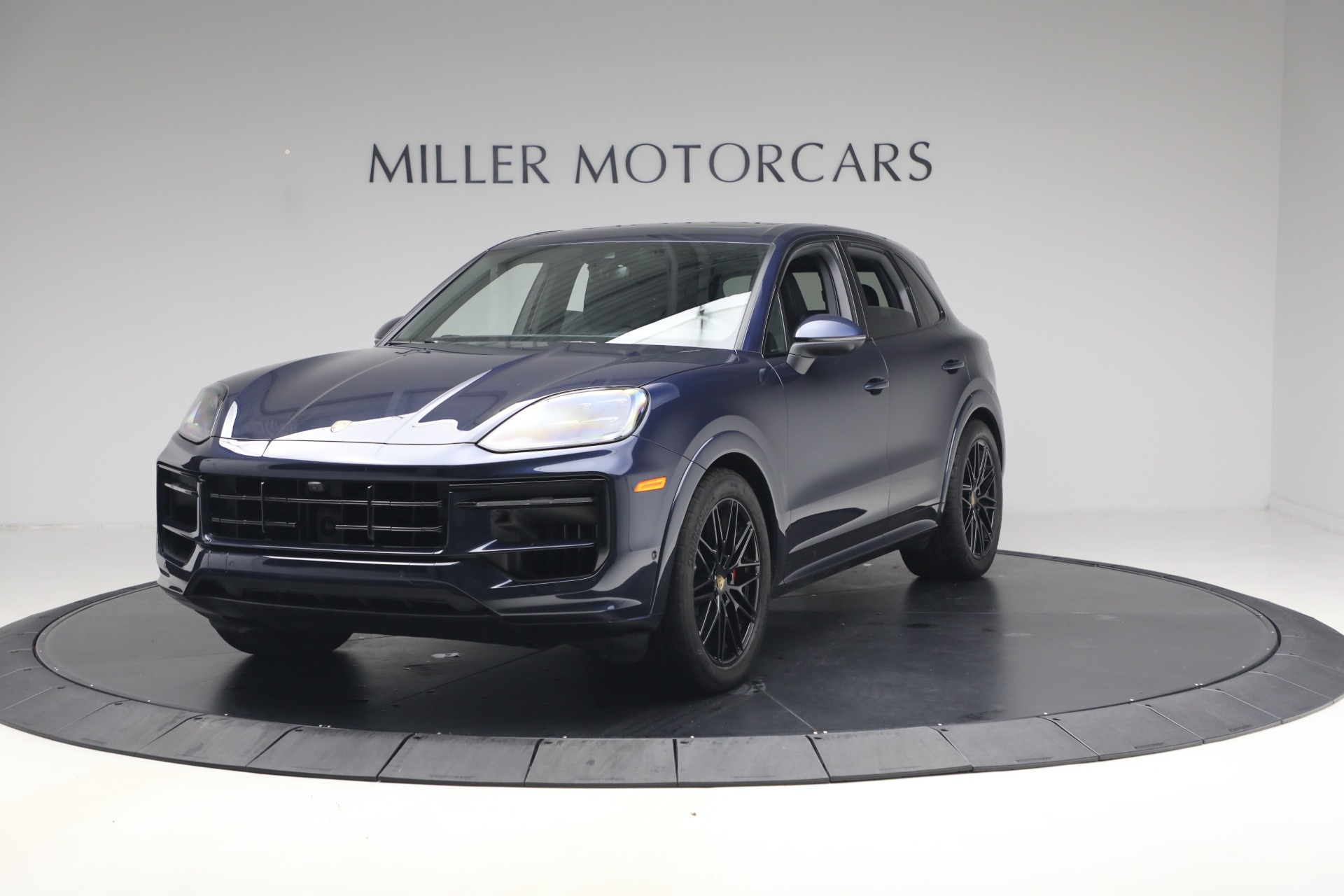 Used 2024 Porsche Cayenne S for sale $79,900 at McLaren Greenwich in Greenwich CT 06830 1