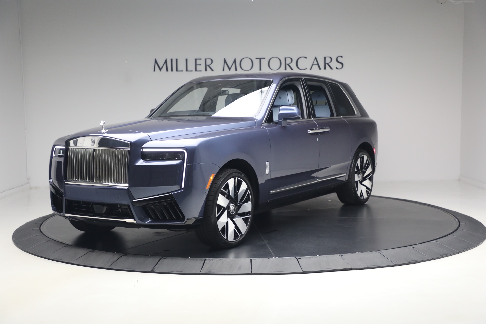 Used 2025 Rolls-Royce Cullinan for sale $419,900 at McLaren Greenwich in Greenwich CT 06830 1