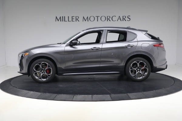 Used 2023 Alfa Romeo Stelvio Veloce for sale $34,900 at McLaren Greenwich in Greenwich CT 06830 3