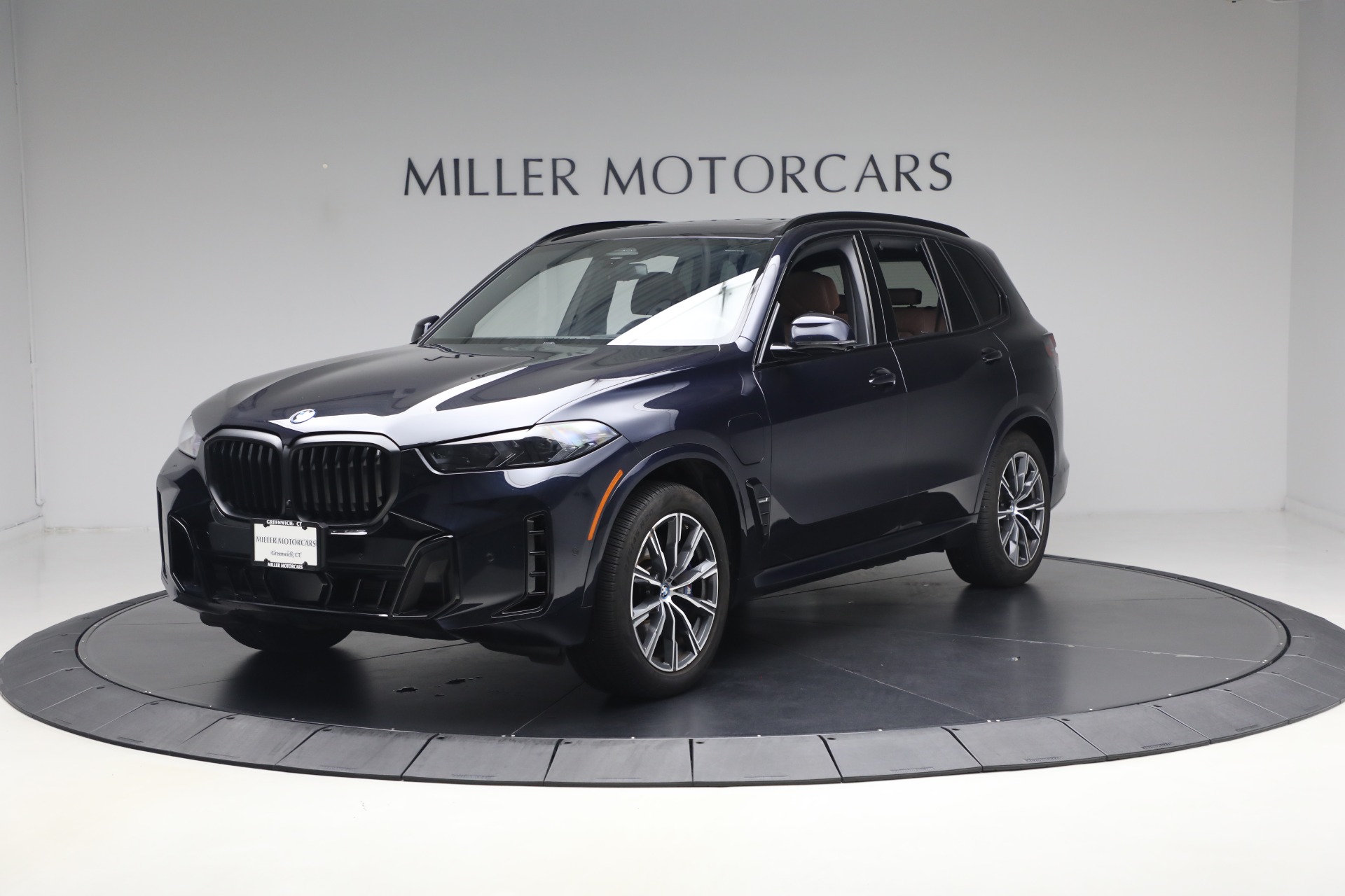 Used 2024 BMW X5 xDrive50e for sale $63,900 at McLaren Greenwich in Greenwich CT 06830 1