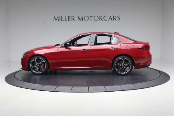 Used 2023 Alfa Romeo Giulia Veloce for sale $33,900 at McLaren Greenwich in Greenwich CT 06830 3