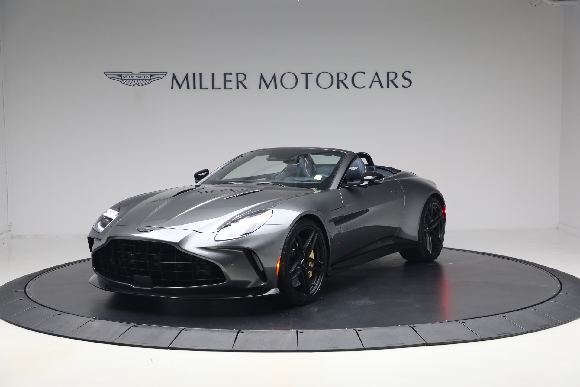 New 2026 Aston Martin Vantage S Roadster for sale $295,000 at McLaren Greenwich in Greenwich CT 06830 1