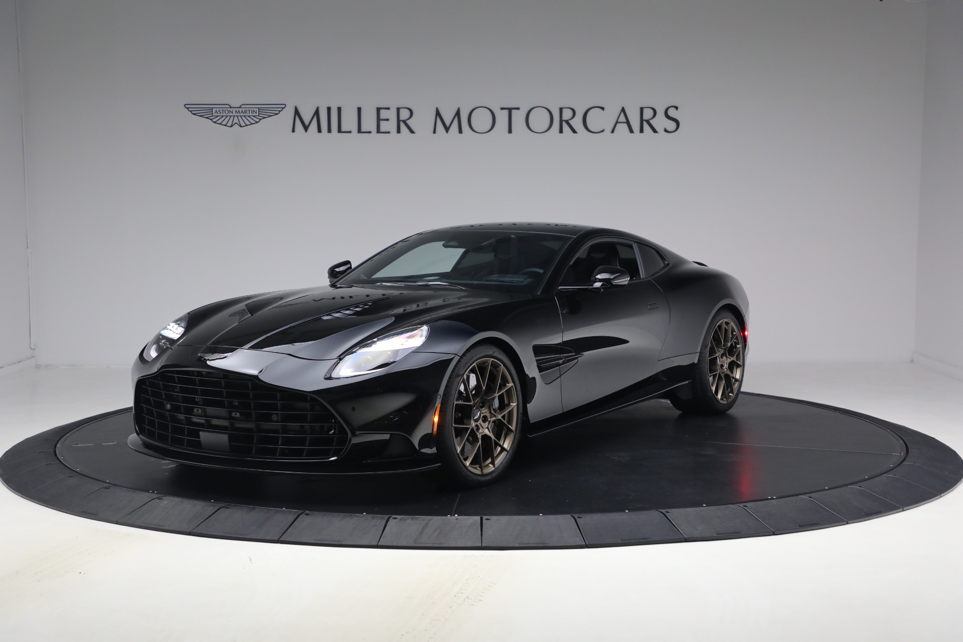 Used 2025 Aston Martin Vanquish for sale $415,900 at McLaren Greenwich in Greenwich CT 06830 1