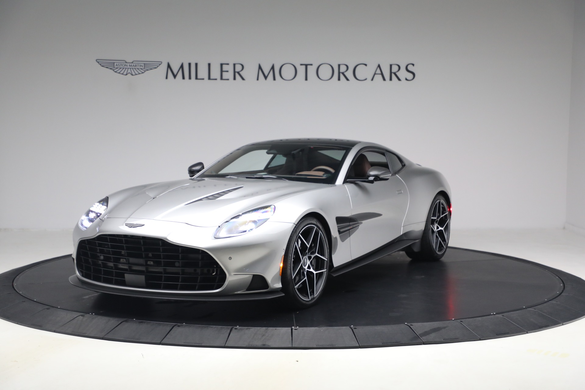 Used 2025 Aston Martin Vanquish for sale $429,900 at McLaren Greenwich in Greenwich CT 06830 1