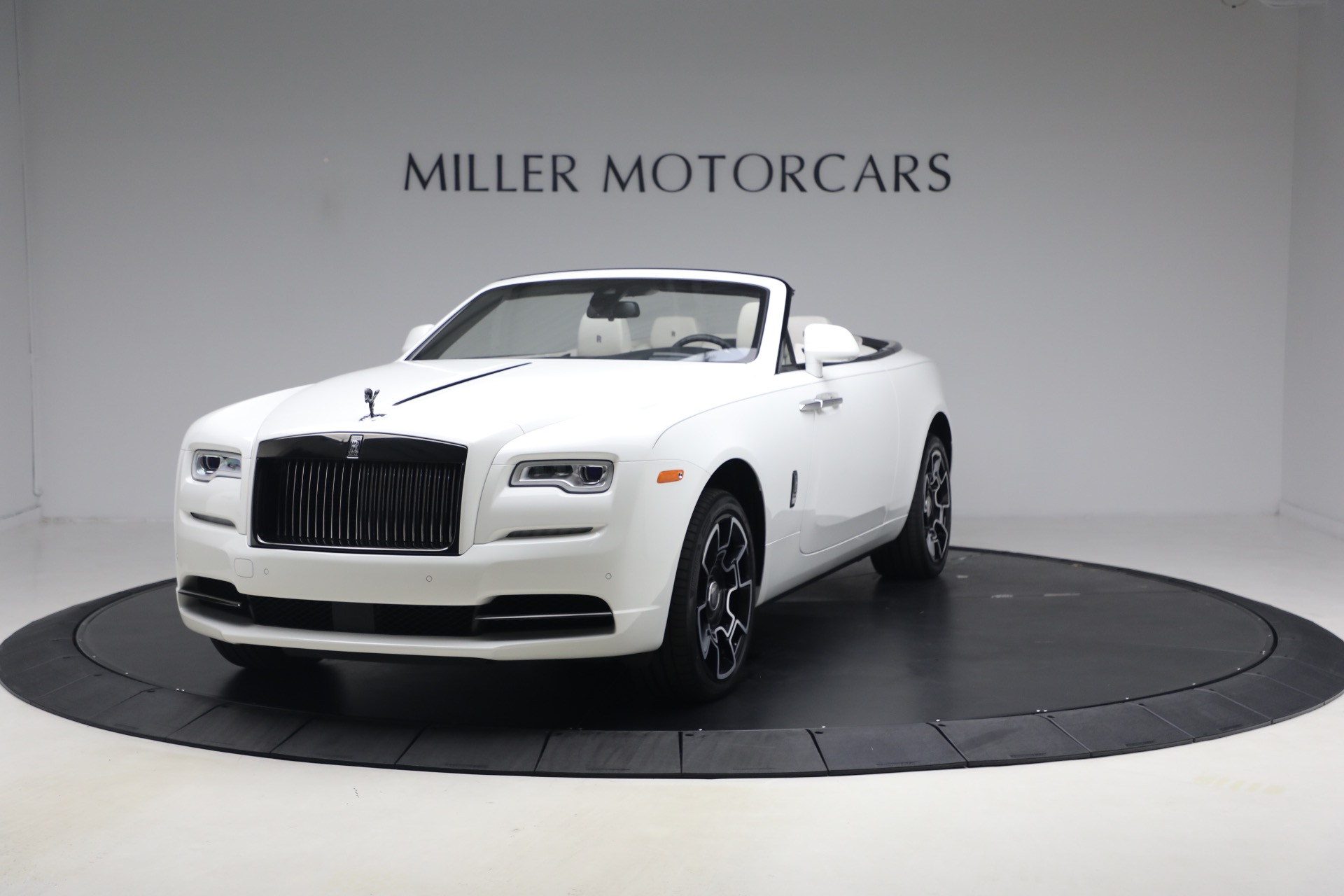 Used 2019 Rolls-Royce Black Badge Dawn for sale $299,900 at McLaren Greenwich in Greenwich CT 06830 1