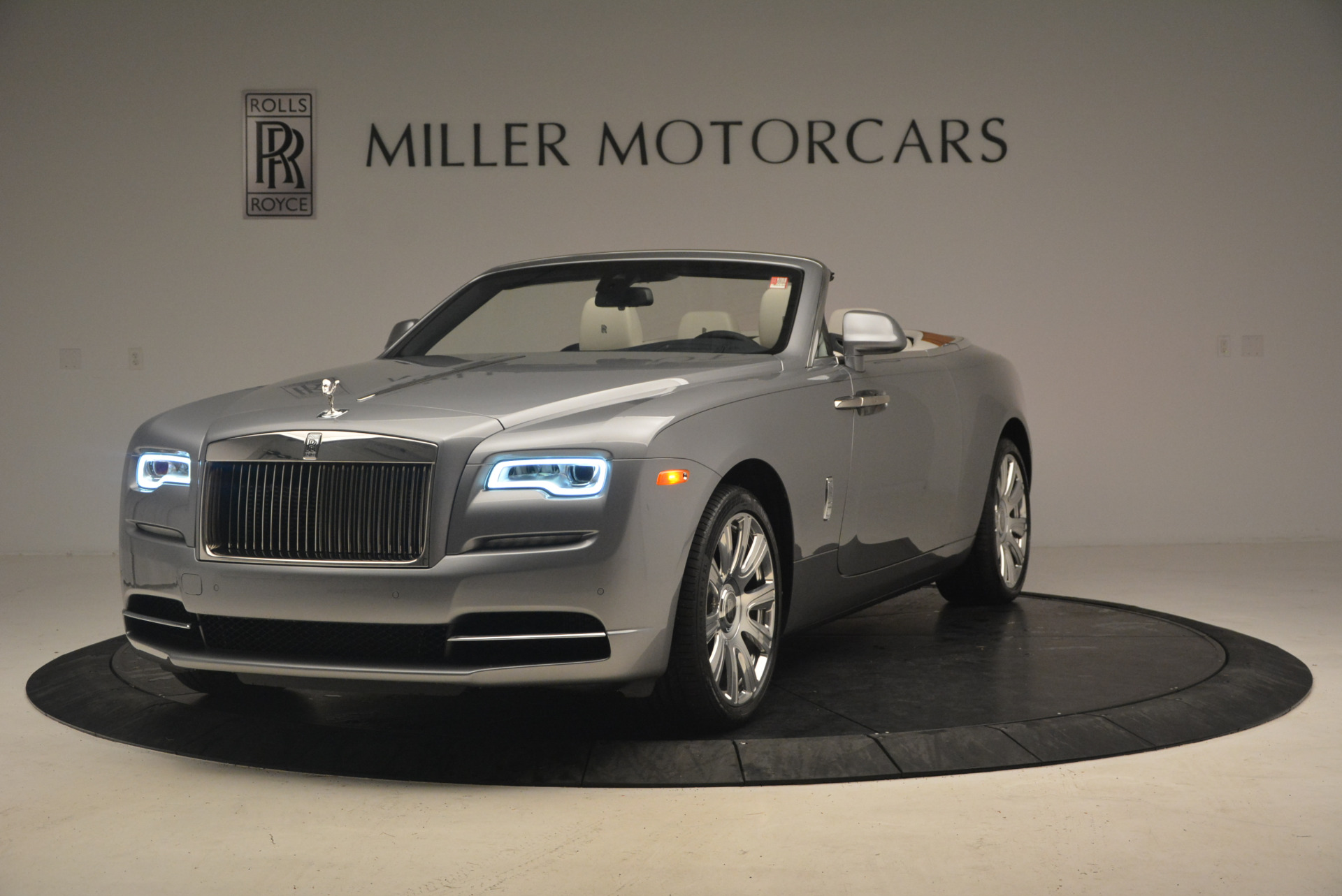 Used 2017 Rolls-Royce Dawn for sale Sold at McLaren Greenwich in Greenwich CT 06830 1