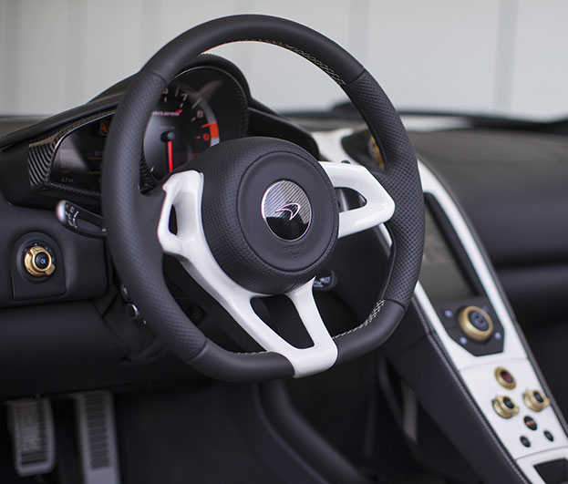 mclaren 650s coupe steering wheel