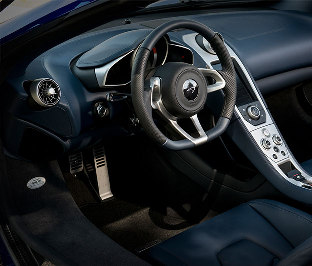 650s spider steering wheel